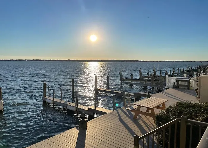 Apartment Bayfront Bliss Your Waterfront Getaway *