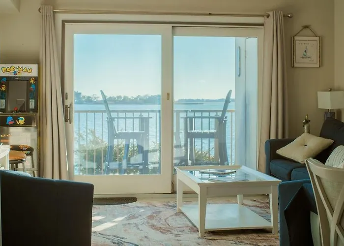 Bayfront Bliss Your Waterfront Getaway